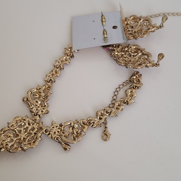 Necklace Set - Picture 4 of 9